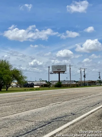 3768 Highway 281 Pleasanton, TX 78064